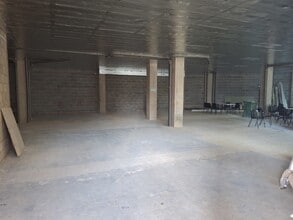 Retail in 50-52 London Rd, Brentford to rent Interior Photo- Image 2 of 2