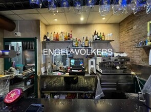 Retail in Barcelona, Barcelona to rent Interior Photo- Image 2 of 5