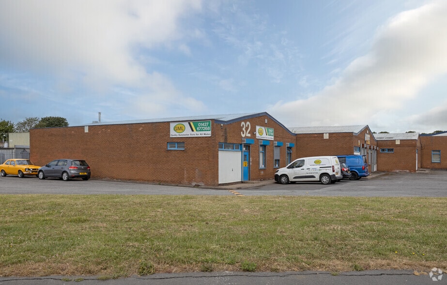 Corringham Rd, Gainsborough to rent - Building Photo - Image 2 of 6