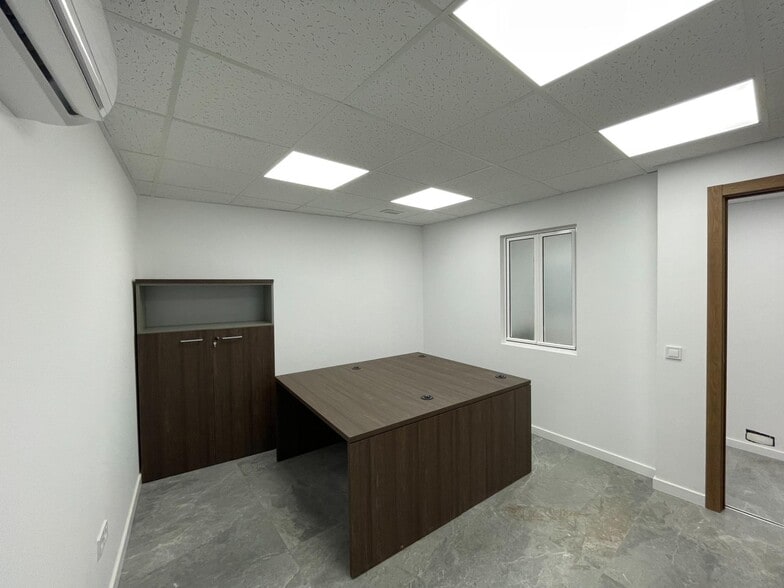 Office in València to rent - Interior Photo - Image 1 of 13