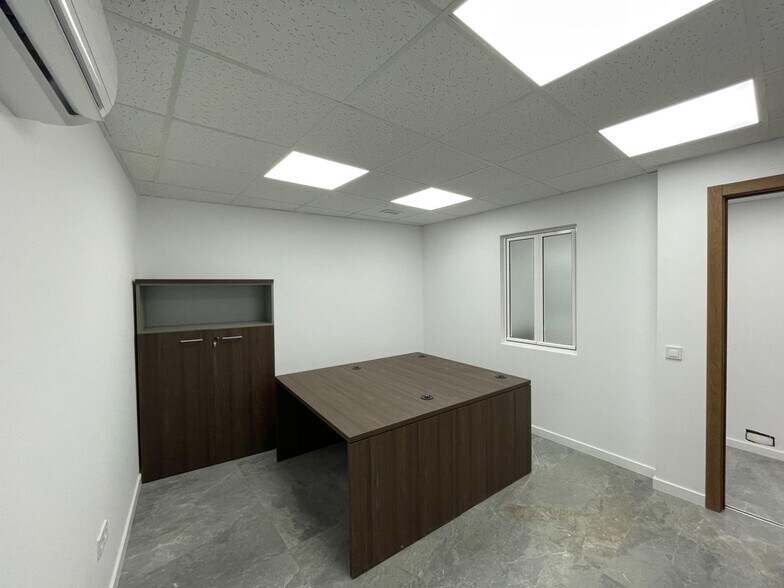 Office in València to rent - Interior Photo - Image 1 of 13