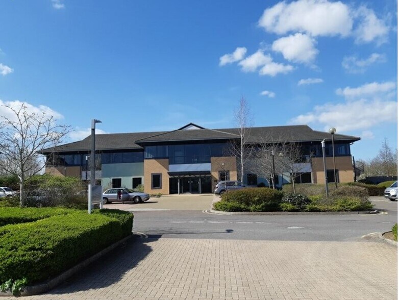 Blackbrook Park Ave, Taunton, TA1 2PX UK