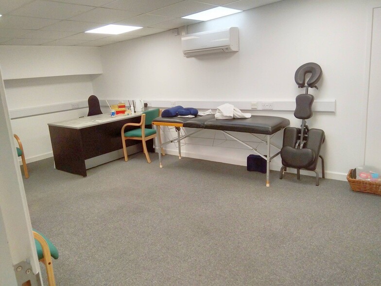 1-9 Barton Rd, Milton Keynes to rent - Interior Photo - Image 2 of 3