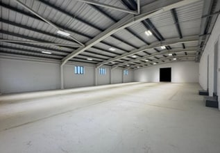 156 Dukes Rd, London to rent Interior Photo- Image 2 of 6