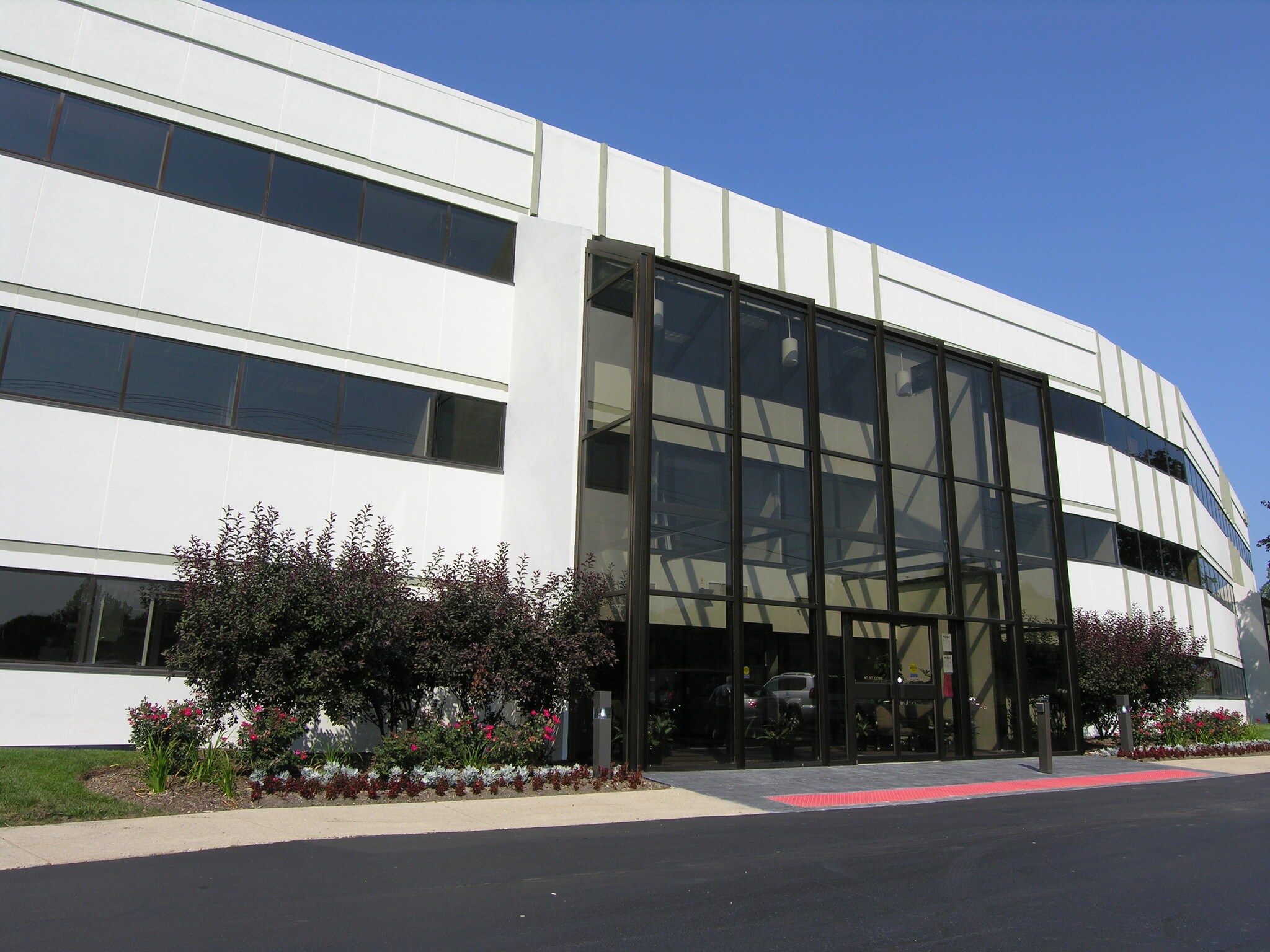 1020 Milwaukee Ave, Deerfield, IL to rent Building Photo- Image 1 of 8