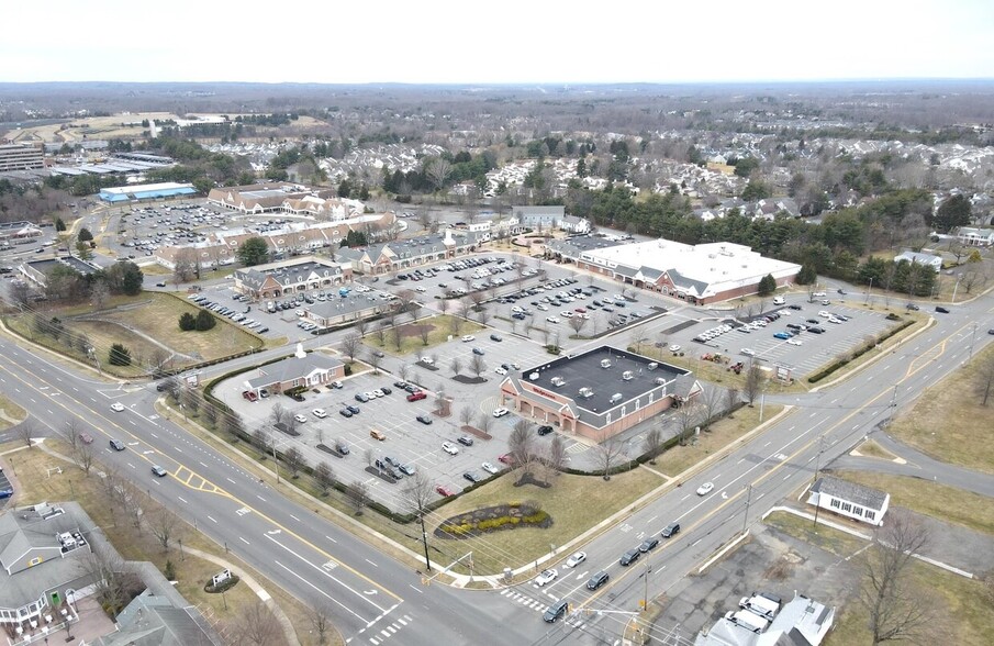 401b W Main St, Freehold, NJ for rent - Building Photo - Image 3 of 4