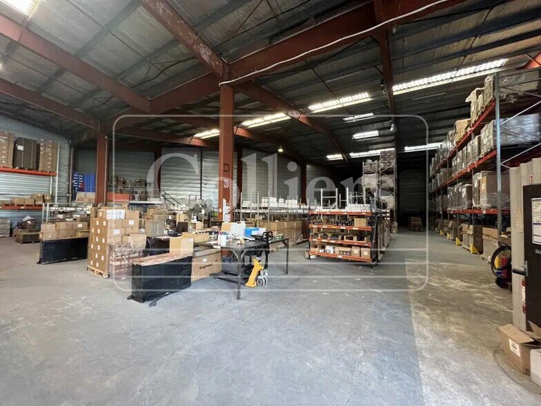 Light Industrial in Aix-en-Provence to rent - Interior Photo - Image 3 of 15