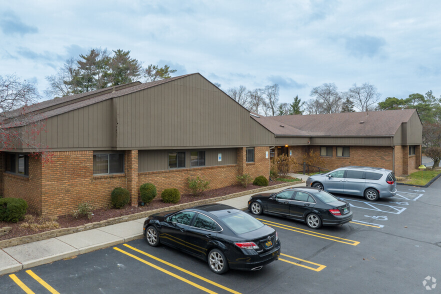 20200-20206 Farmington Rd, Livonia, MI for rent - Primary Photo - Image 3 of 6