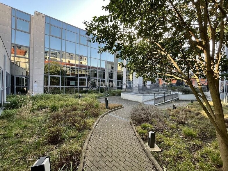 Office in Alfortville to rent - Building Photo - Image 1 of 12