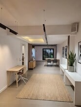 Retail in Vilanova i la Geltrú, Barcelona to rent Interior Photo- Image 2 of 2