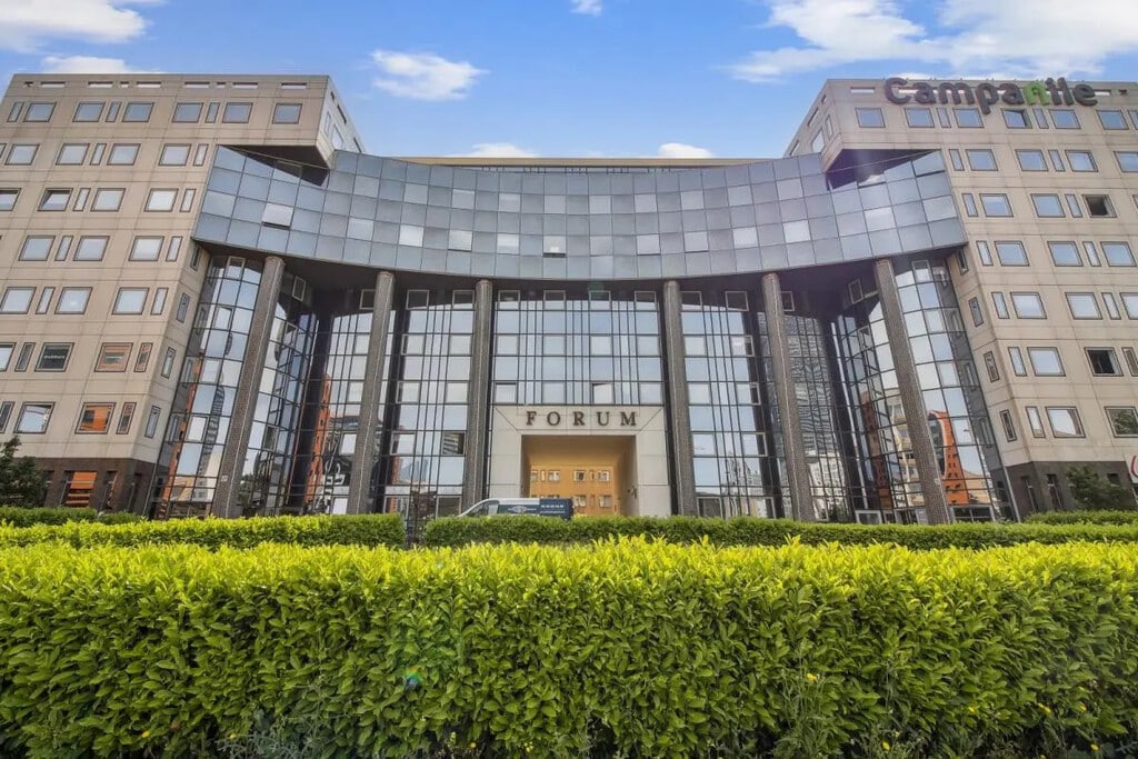 Location Bureaux 228 m² - Photo 1