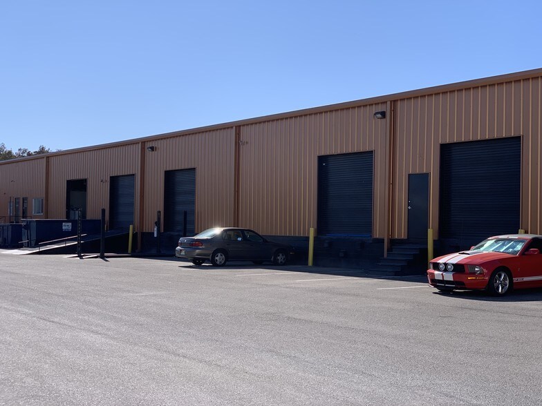 11350 Space Blvd, Orlando 32837