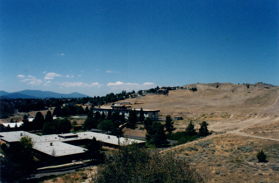 2727 Foothills Blvd, Klamath Falls, OR for sale - Building Photo - Image 3 of 3