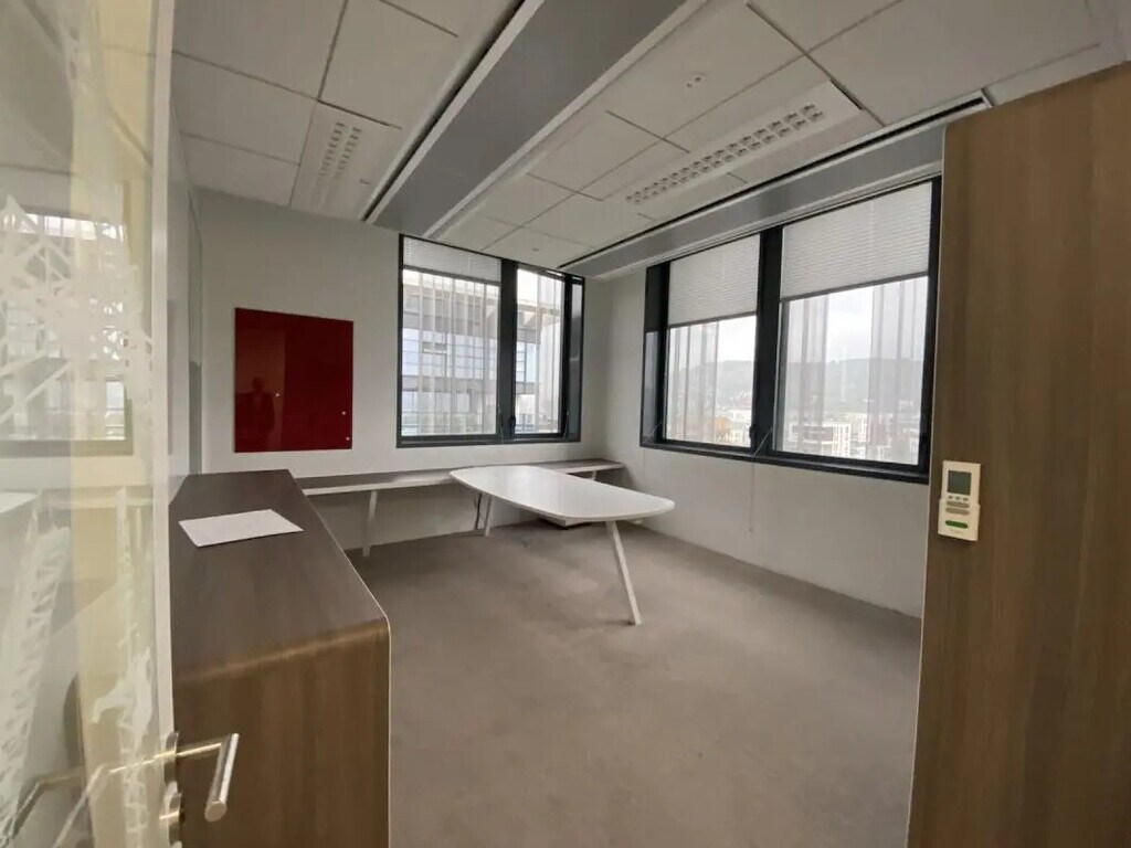 Location Bureaux 364 m² - Photo 1