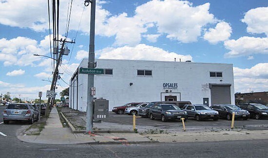 4217 Austin Blvd, Island Park, NY for rent - Building Photo - Image 1 of 4