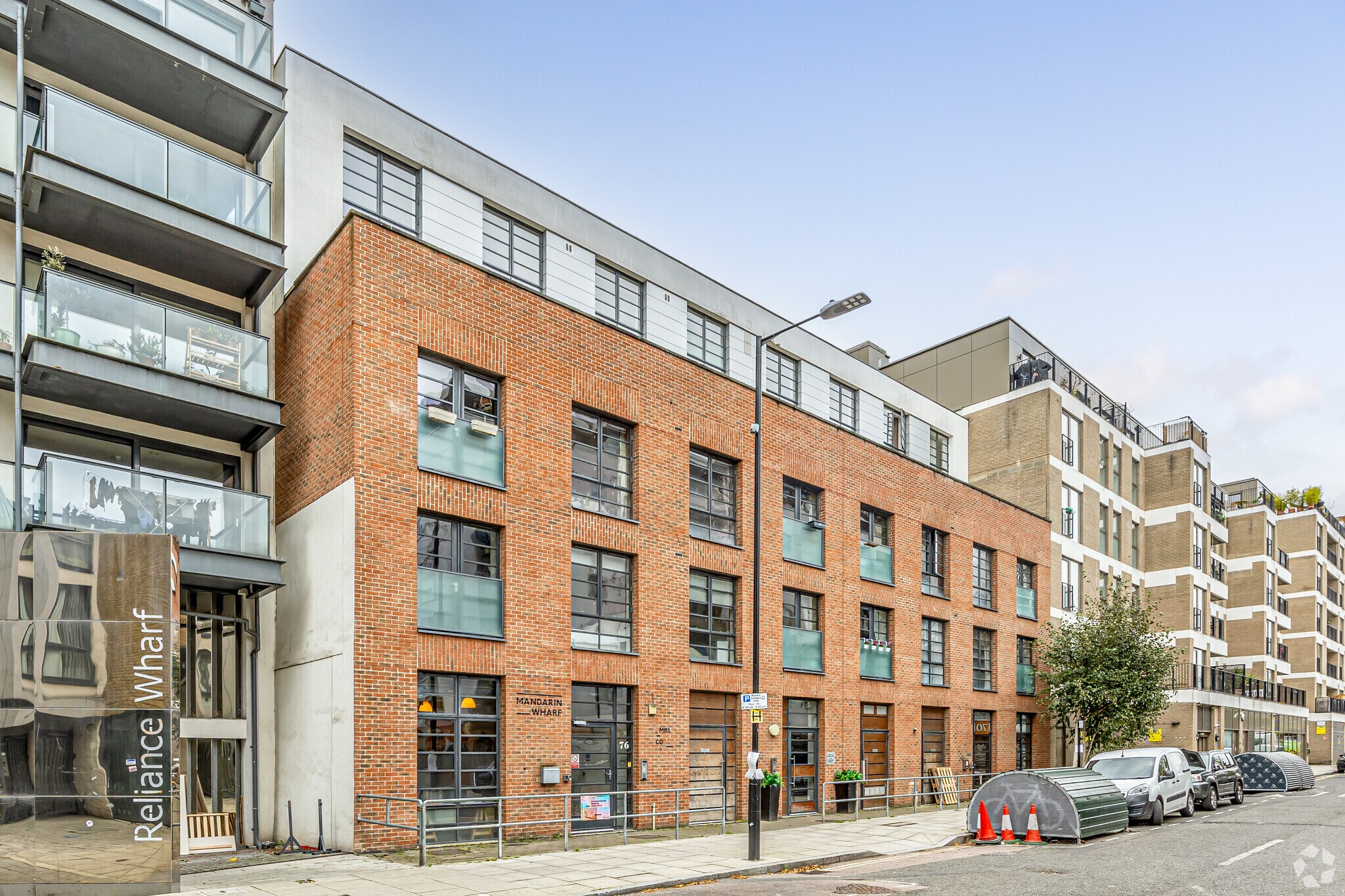 70-76 De Beauvoir Cres, London for sale Primary Photo- Image 1 of 1