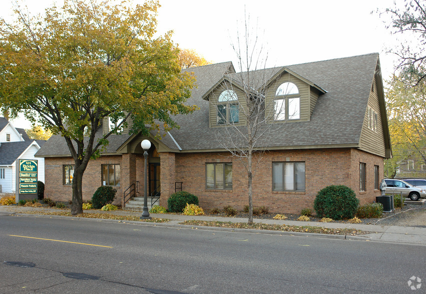 624 Smith Ave S, Saint Paul, MN for sale - Primary Photo - Image 1 of 8