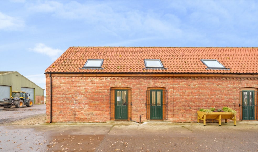 Grange Farm, Gainsborough to rent - Building Photo - Image 2 of 2