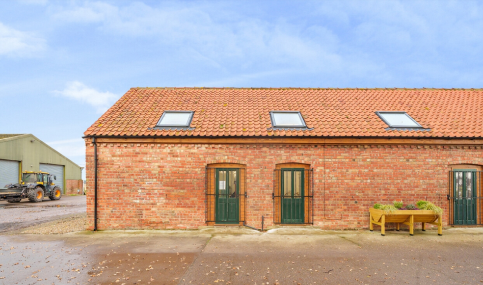 Grange Farm, Gainsborough for rent - Building Photo - Image 2 of 2