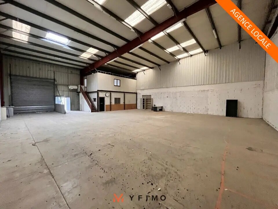 Location Local d'activités 400 m² - Photo 1