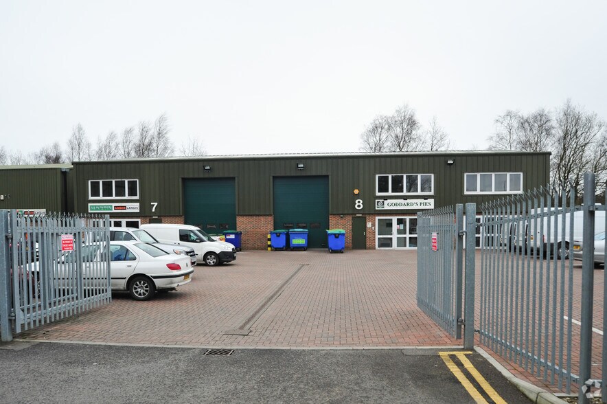 Quarry Hill Rd, Borough Green to rent - Building Photo - Image 2 of 2