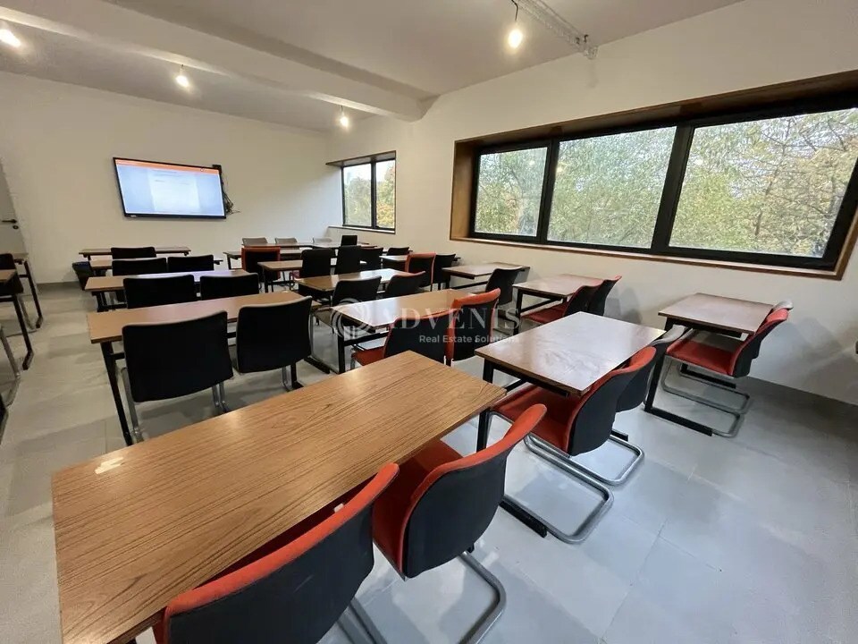 Office in Champs-sur-Marne to rent Interior Photo- Image 1 of 13