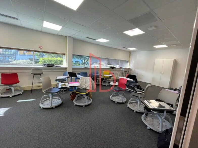 Office in Bordeaux to rent - Interior Photo - Image 2 of 8