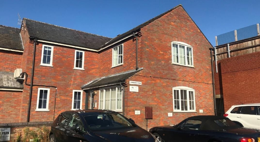 Marlows Ct, Hemel Hempstead for sale Primary Photo- Image 1 of 1