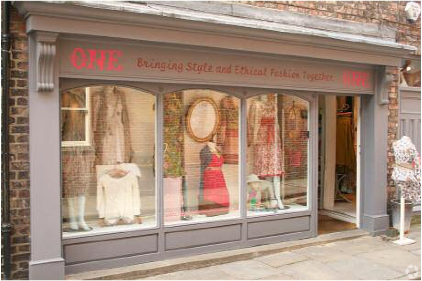 1 Grape Ln, York for sale Primary Photo- Image 1 of 1