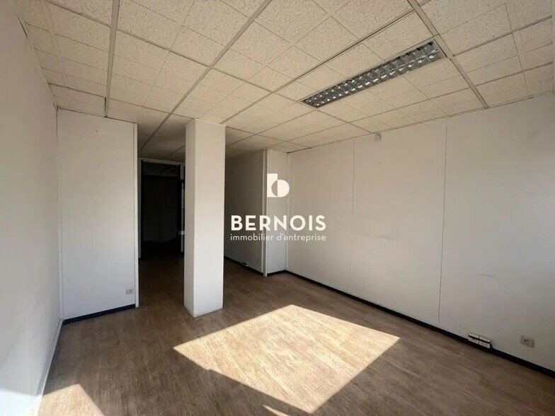 Office in Toulon to rent - Building Photo - Image 3 of 8