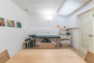 Retail in Barcelona, Barcelona to rent Interior Photo- Image 2 of 15