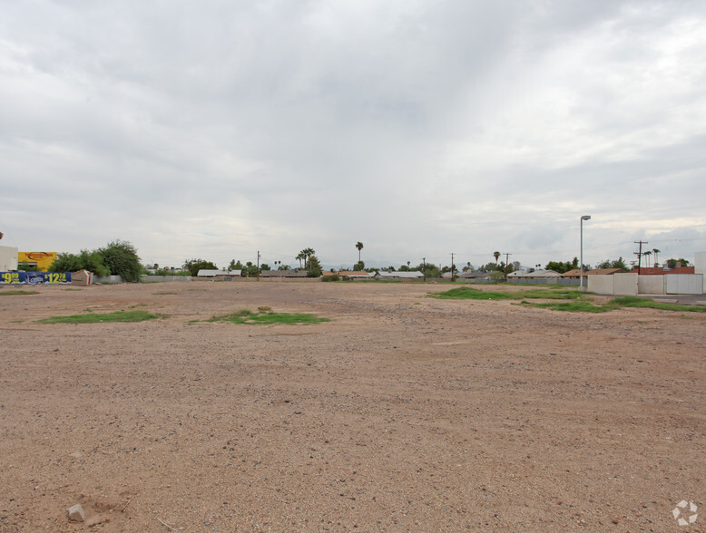 7505 W Indian School Rd, Phoenix, AZ for sale - Building Photo - Image 2 of 8