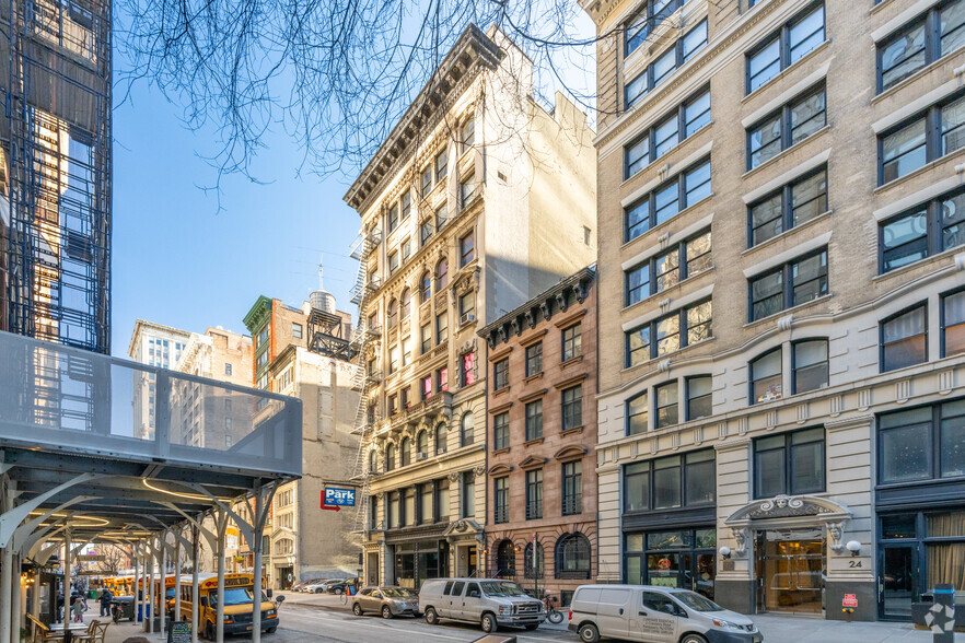 30 E 21st St, New York, NY for sale - Building Photo - Image 1 of 1