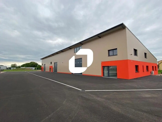 Location Local d'activités 407 m²