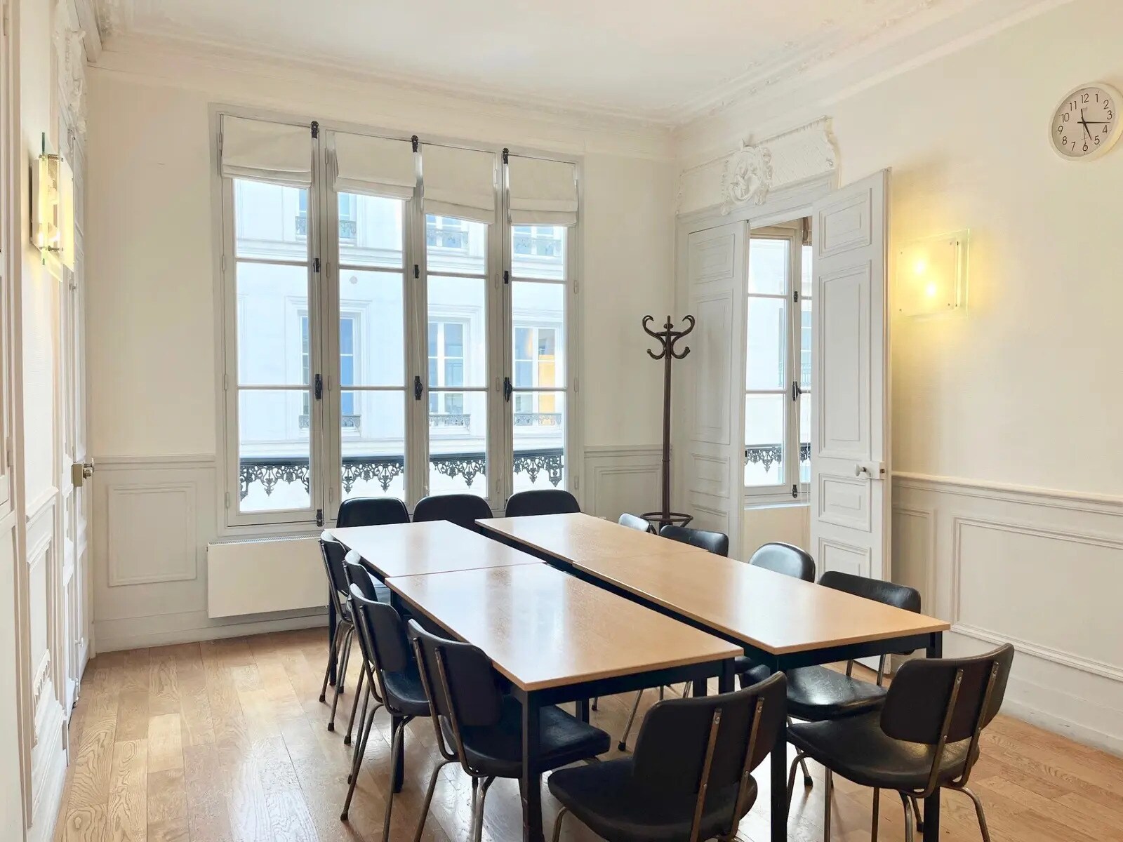Co-working Space in Paris to rent Interior Photo- Image 1 of 6