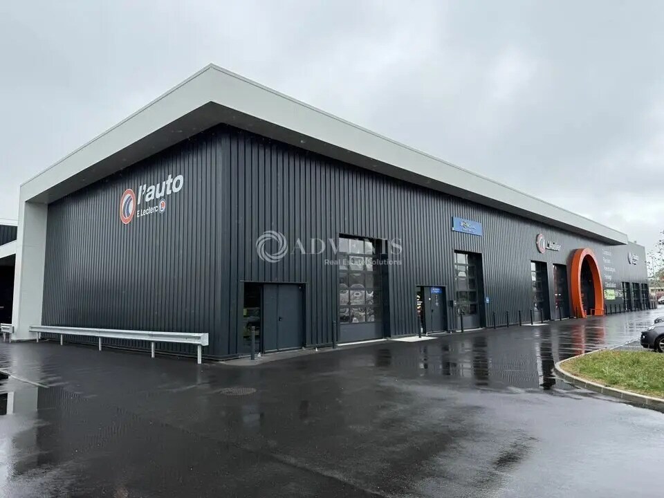 Location Commerce 200 m² - Photo 1