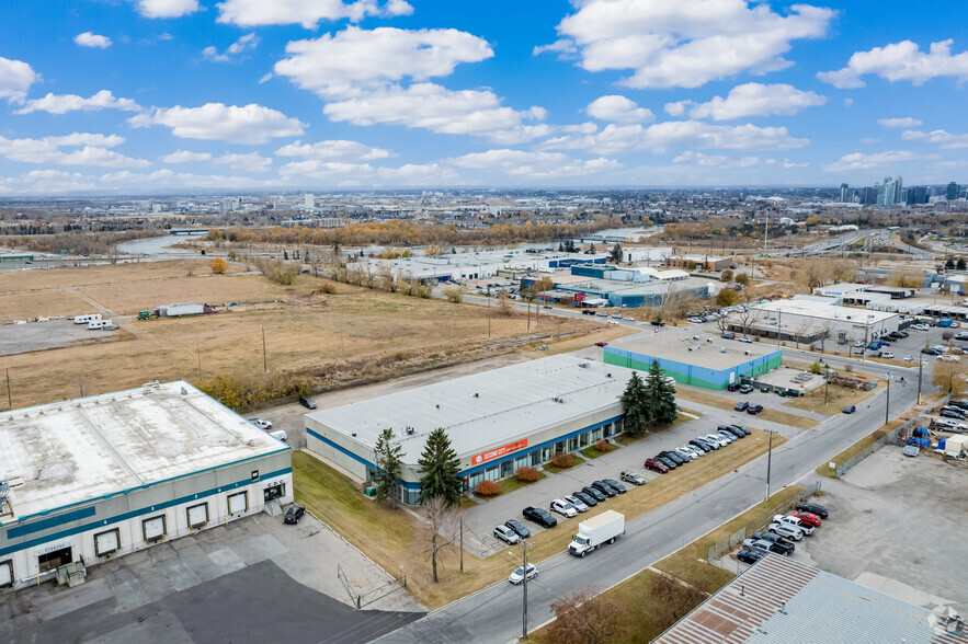 2023 2nd Ave SE, Calgary, AB for rent - Aerial - Image 2 of 5