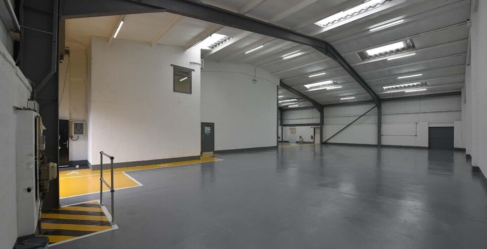 Tatton Ct, Warrington to rent - Building Photo - Image 3 of 8