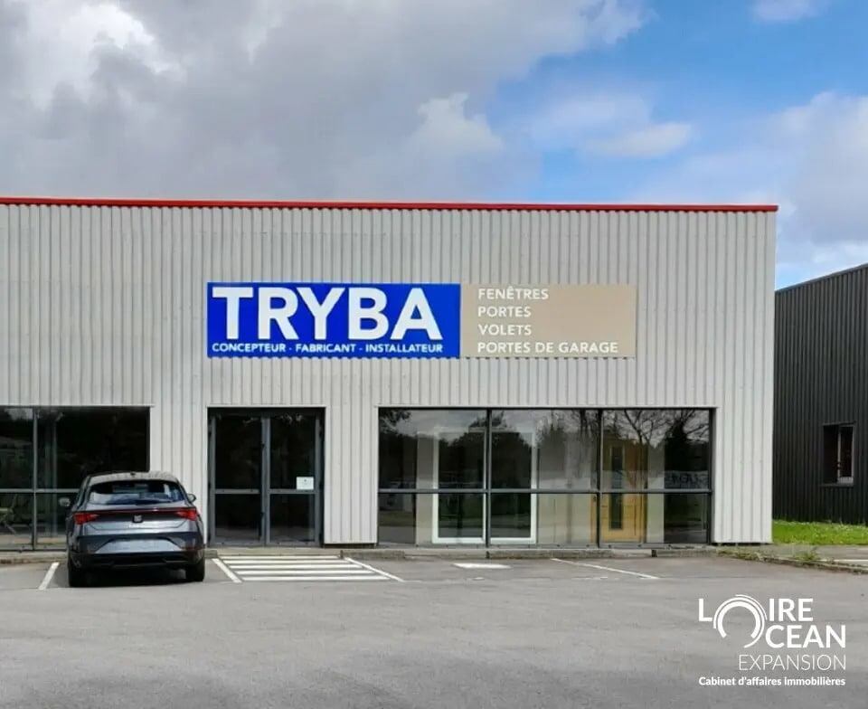 Retail in Carquefou to rent Building Photo- Image 1 of 3