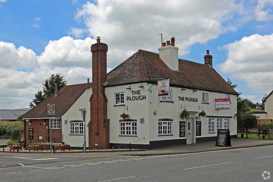 81 Chapel St, Thatcham for sale - Primary Photo - Image 1 of 1