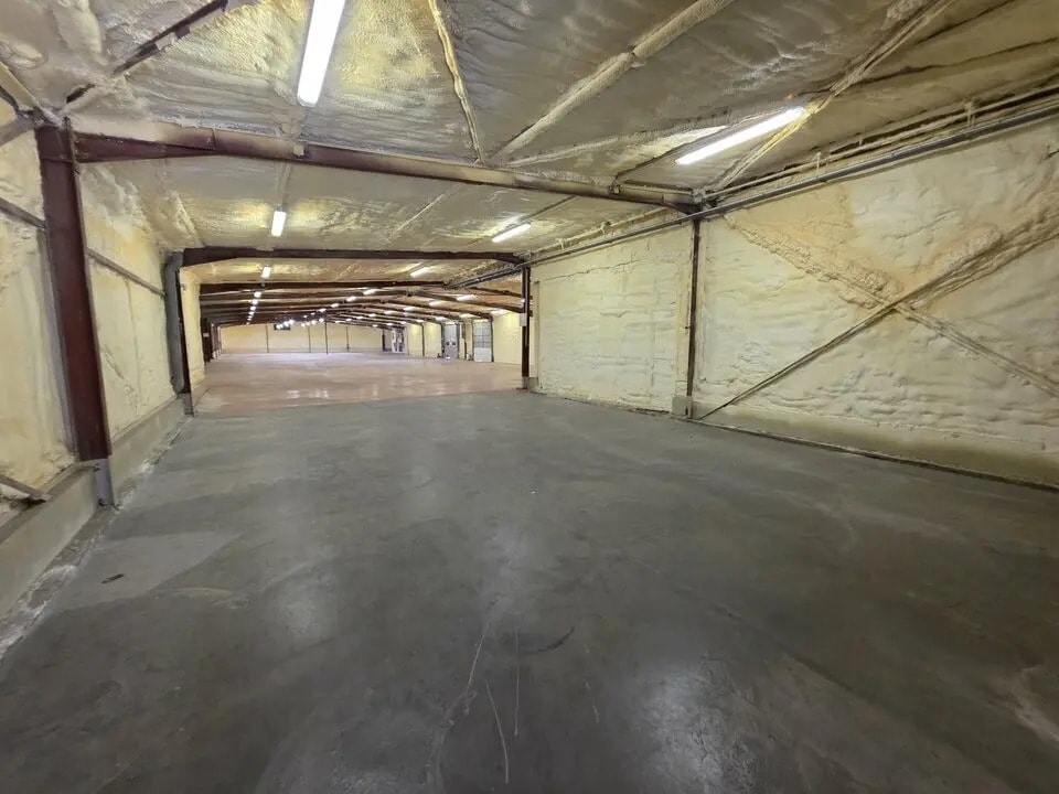 Vente Entrepôt 2 030 m² - Photo 1