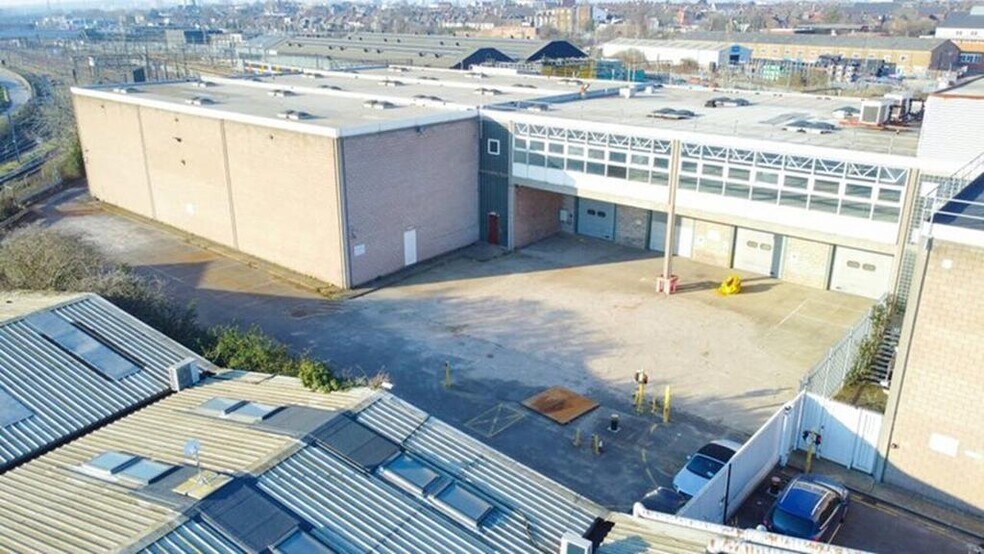 24 Scrubs Ln, London to rent - Building Photo - Image 2 of 7