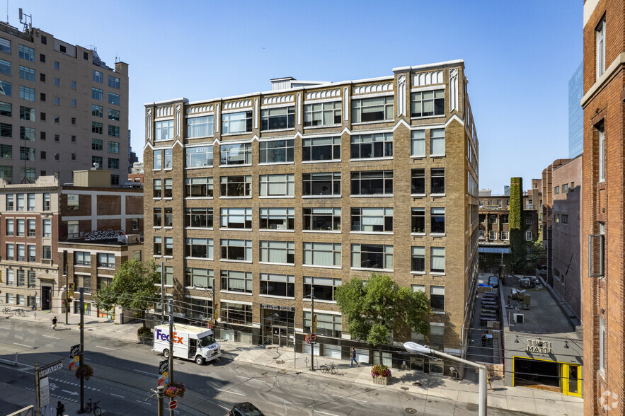 366 Adelaide St W, Toronto, ON for rent - Primary Photo - Image 1 of 2