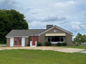 1811 S Gloster St, Tupelo, MS for rent Building Photo- Image 1 of 9