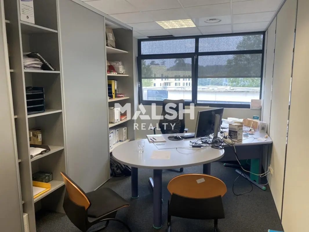 Office in Limonest to rent Building Photo- Image 1 of 12
