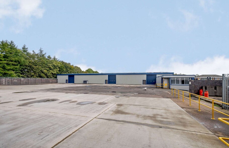 1-10 Napier Pl, Cumbernauld for rent - Building Photo - Image 2 of 2