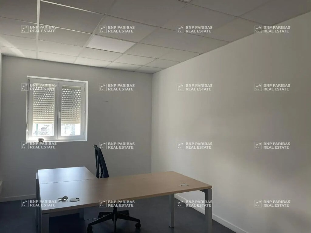 Location Local d'activités 1 385 m² - Photo 1
