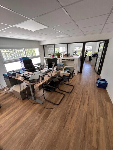 Office in Marseille for sale - Building Photo - Image 3 of 17
