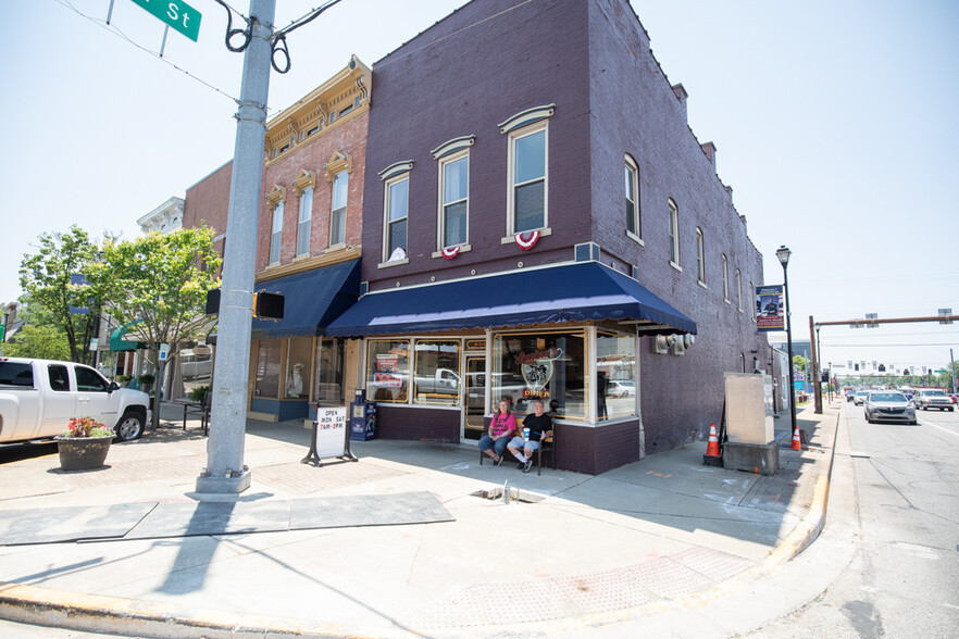 200 S Chestnut St, Seymour, IN for sale - Building Photo - Image 1 of 1