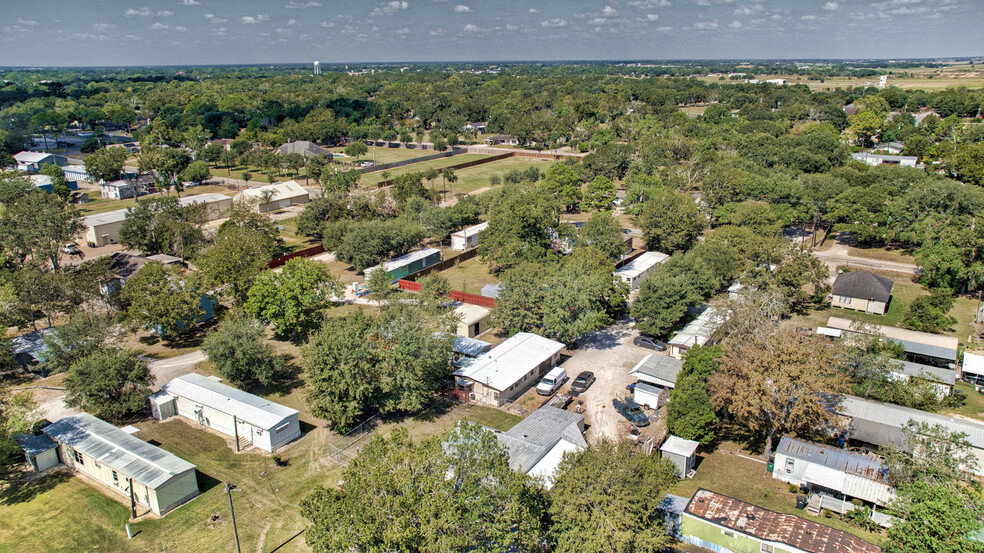 914 E Calhoun St, El Campo, TX for sale - Primary Photo - Image 1 of 6